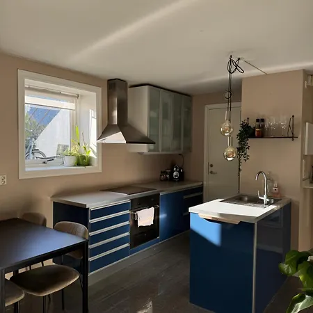 Cozy Near Center And The Mountains *